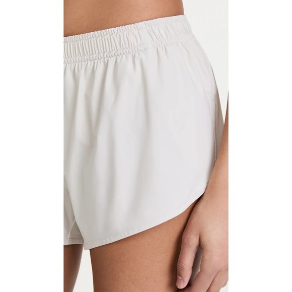ALL ACCESS Run Shorts in Silver Cloud - NWT - Size Large - Picture 4 of 5